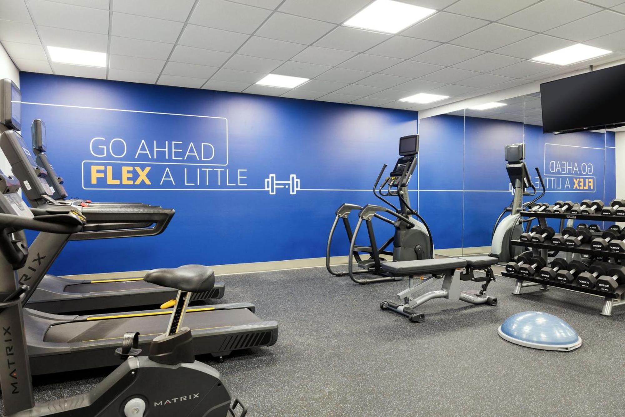 Holiday Inn Express & Suites Memphis East By Ihg Bagian luar foto