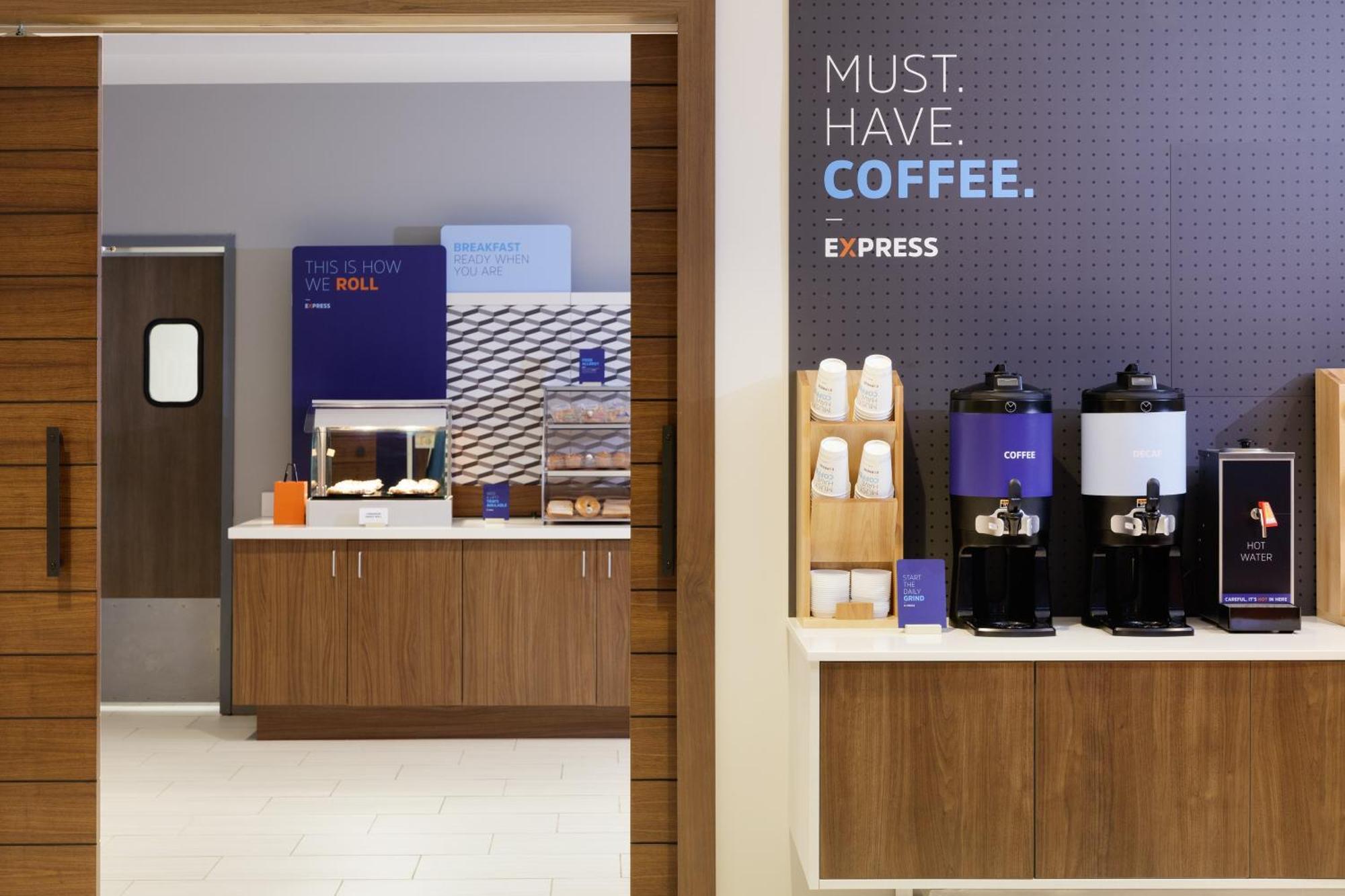 Holiday Inn Express & Suites Memphis East By Ihg Bagian luar foto
